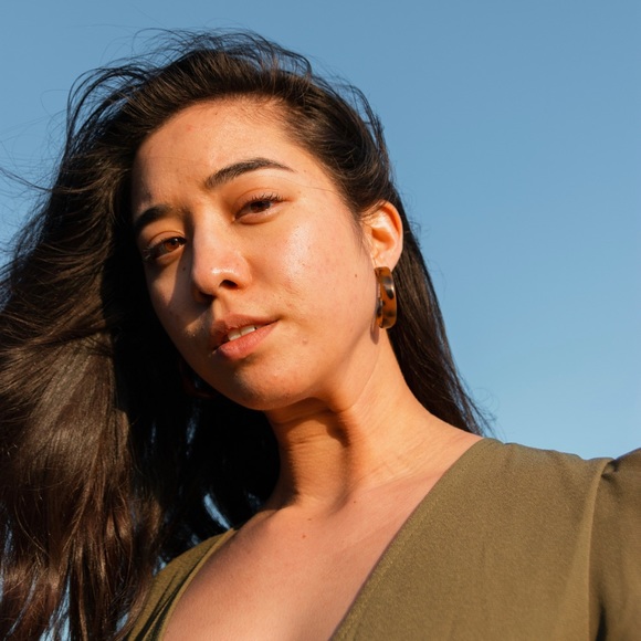 Meet your Posher, Nicole - Picture 1 of 1